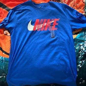 Size M, NIKE